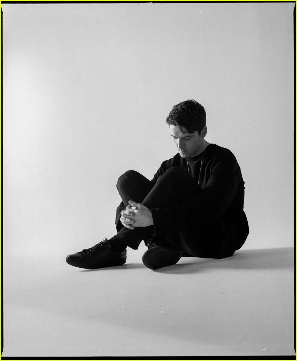 Lauv Introduces Himself to the World, Provides Proper Pronunciation to