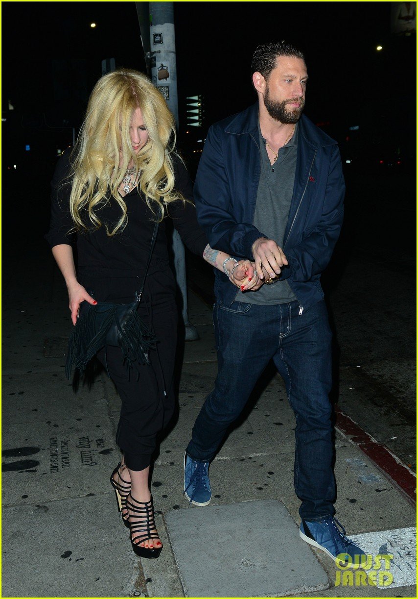 Avril Lavigne Holds Hands with Music Producer J.R. Rotem: Photo 3939961