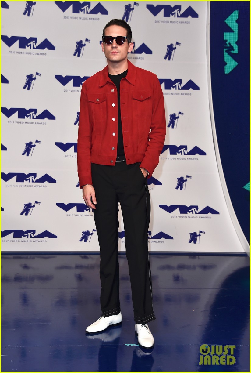 Machine Gun Kelly & G-Eazy Look Sharp & Sophisticated on MTV VMAs 2017 ...