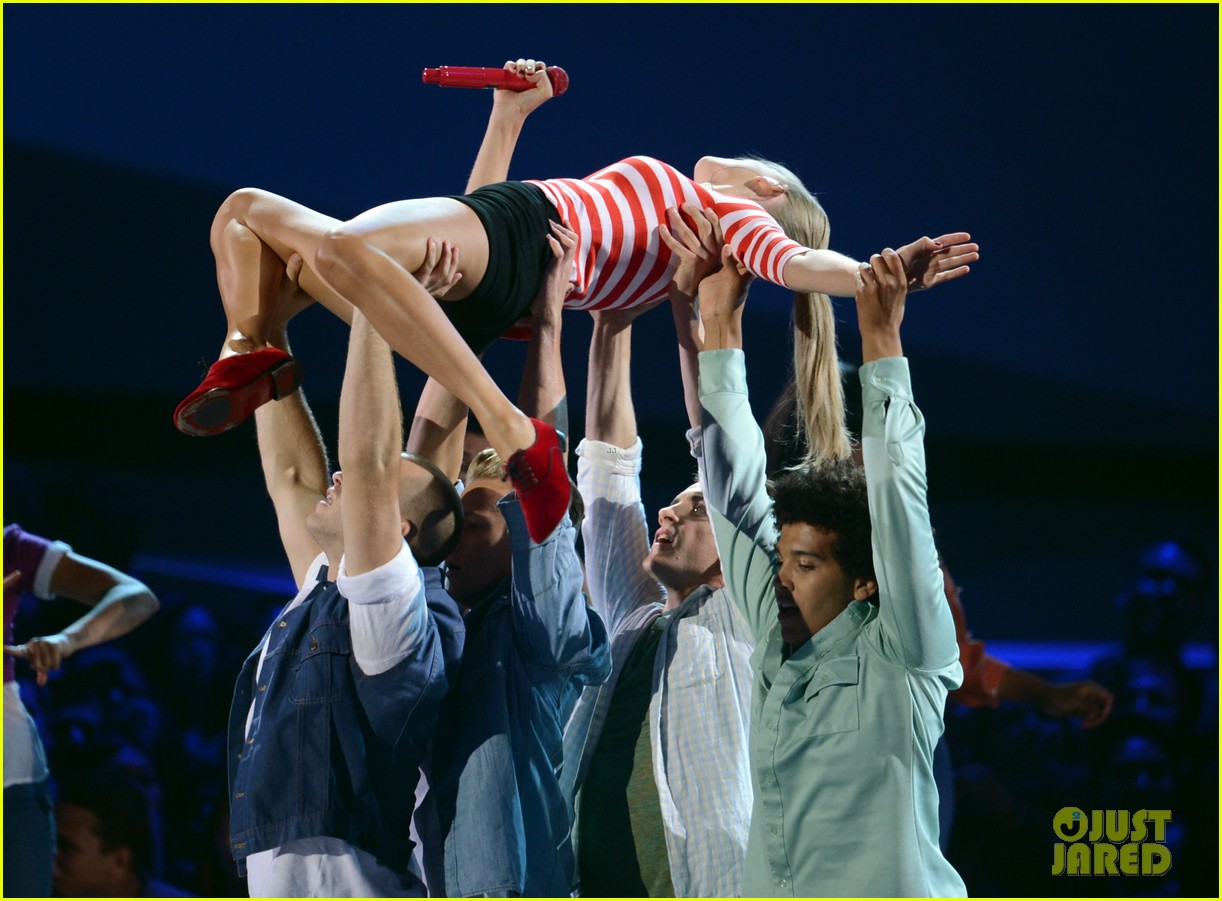 Photo: taylor swifts 10 biggest vmas moments 20 | Photo 3946221 | Just
