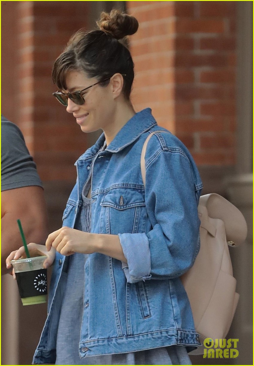 Justin Timberlake & Jessica Biel Kick Off Their Day in NYC Photo