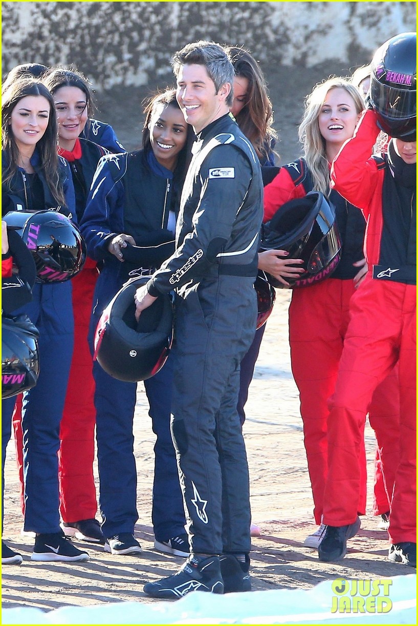 Arie Luyendyk Jr. Films 'The Bachelor' with His Contestants (Photos