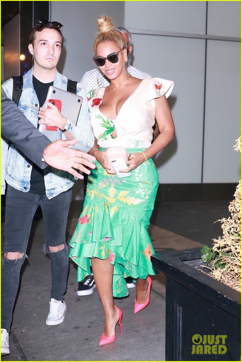 Beyonce Looks Beautiful on the Way to a Dinner Date With Jay-Z!: Photo