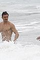 orlando bloom goes shirtless in malibu for labor day weekend 11