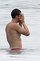 orlando bloom goes shirtless in malibu for labor day weekend 22