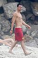 orlando bloom goes shirtless in malibu for labor day weekend 32