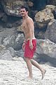orlando bloom goes shirtless in malibu for labor day weekend 36