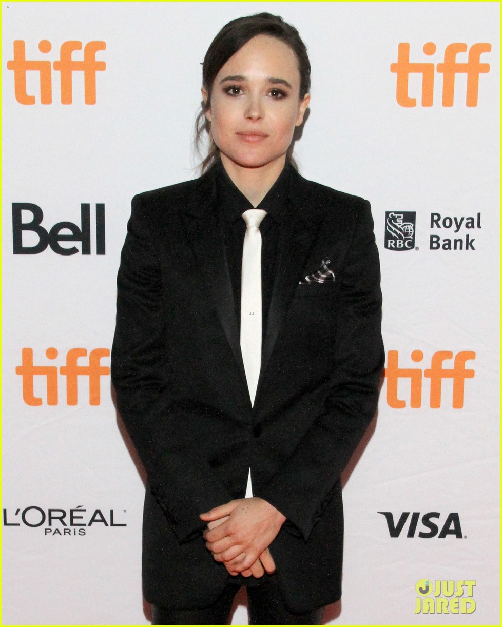 Ellen Page Looks Chic in Suit at 'The Cured' Premiere at TIFF 2017