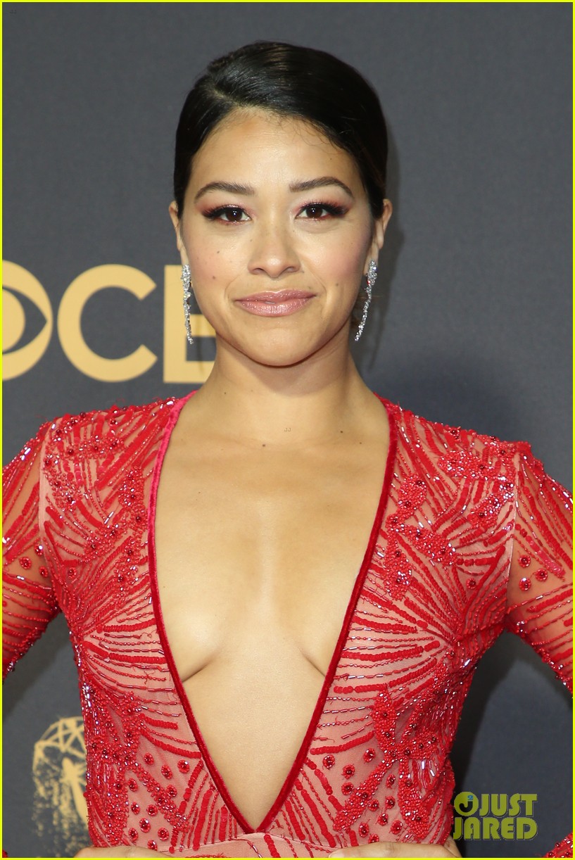 Gina Rodriguez Rocks Sheer Red Dress For Emmys 2017 Photo 3959505