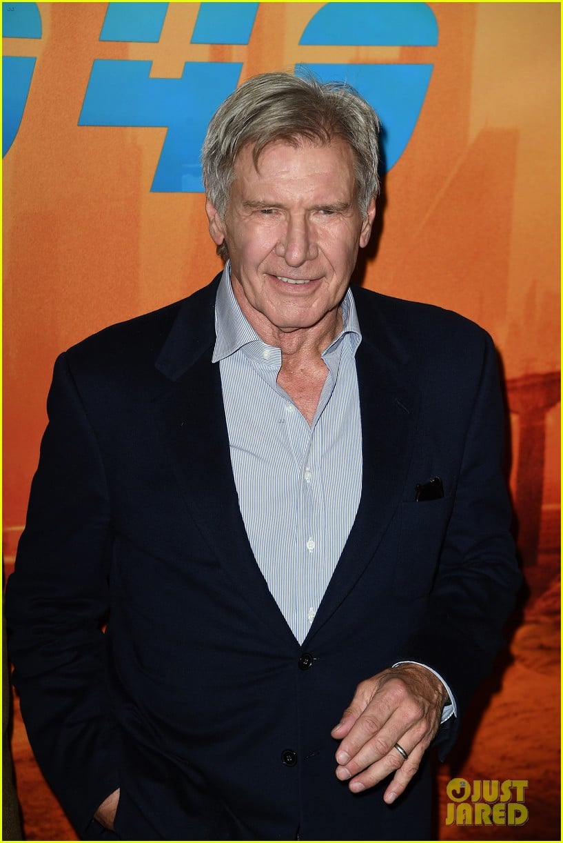 Ryan Gosling & Harrison Ford Continue 