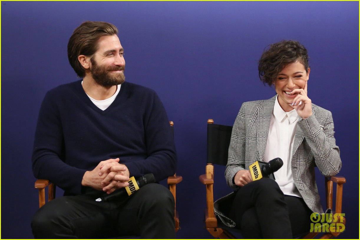 Photo: jake gyllenhaal and tatiana maslany premiere stronger at tiff 03