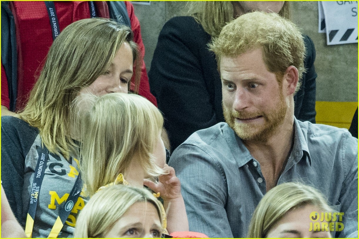 Prince Harry Makes Funny Faces for a Toddler at the Invictus Games!: Photo  3965506 | Prince Harry Pictures | Just Jared