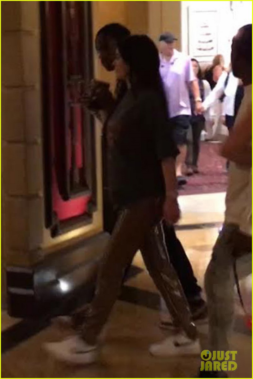 Pregnant Kylie Jenner & Travis Scott Emerge After Pregnancy News