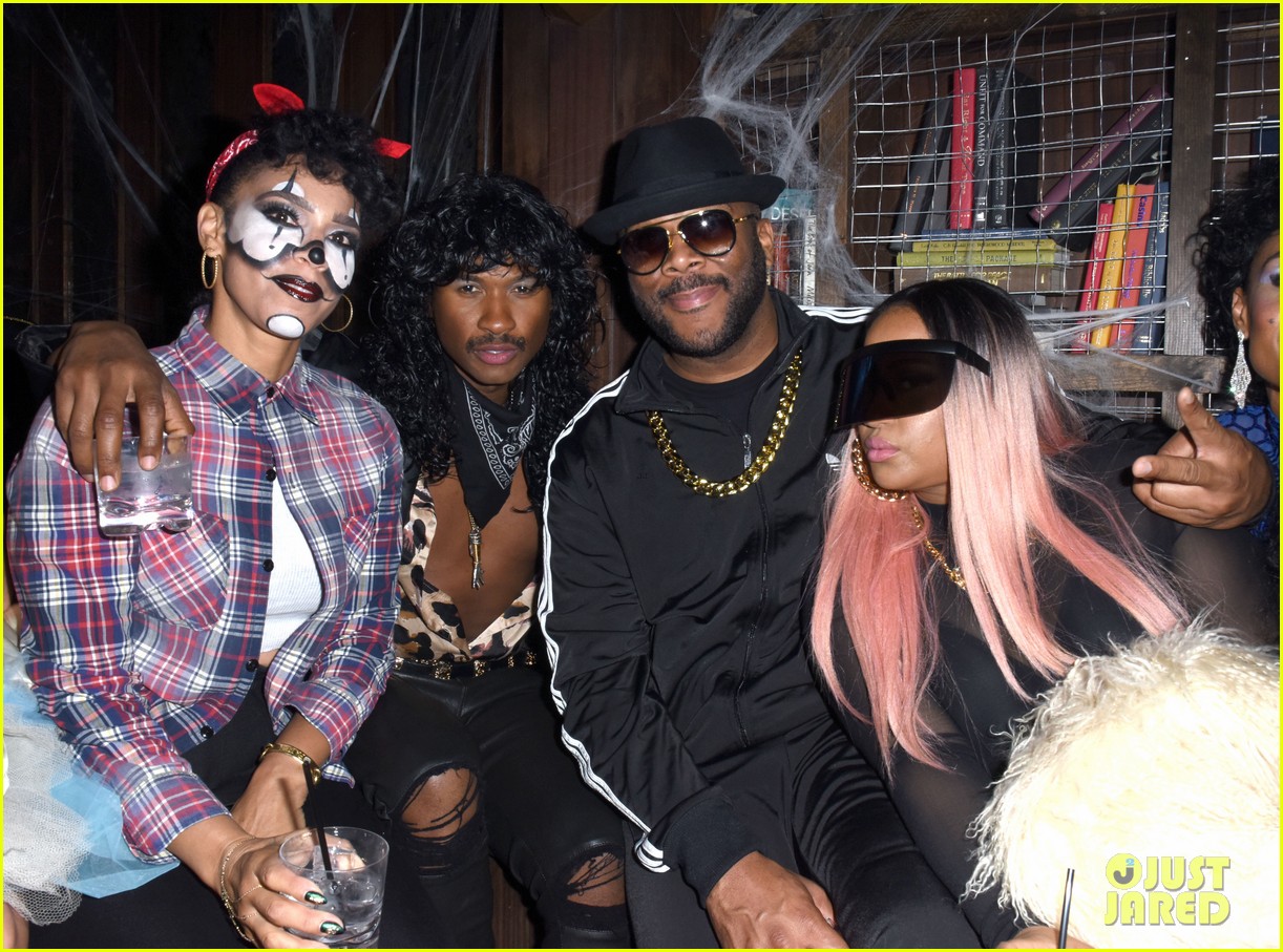 Jessica Alba Dresses as Juno for Kelly Rowland's Costume Couture Party