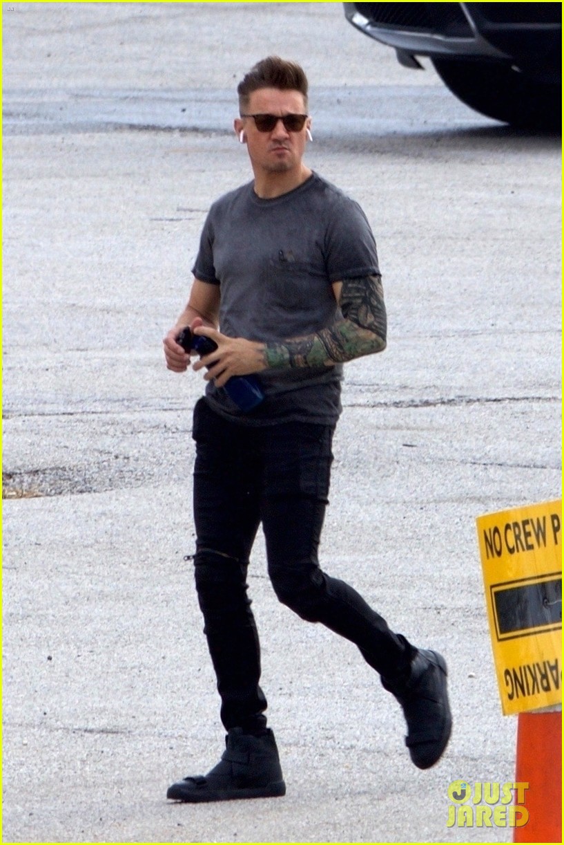 'Avengers' Assemble on Set to Film Marvel's Next Blockbuster Photo