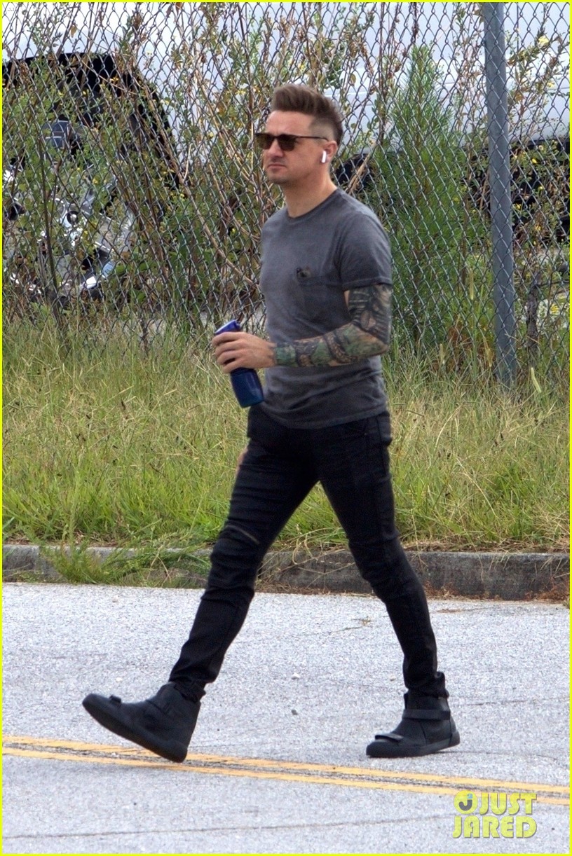 'Avengers' Assemble on Set to Film Marvel's Next Blockbuster Photo