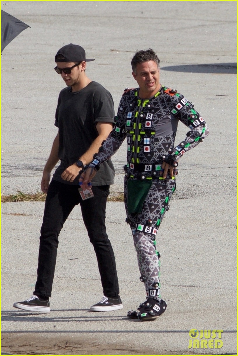 'Avengers' Assemble on Set to Film Marvel's Next Blockbuster Photo