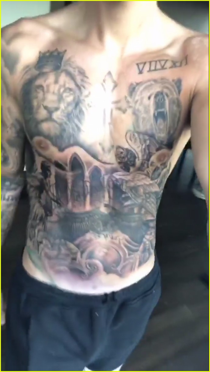 Justin Bieber's Entire Torso Is Now Covered in Tattoos (Photos): Photo 3975866