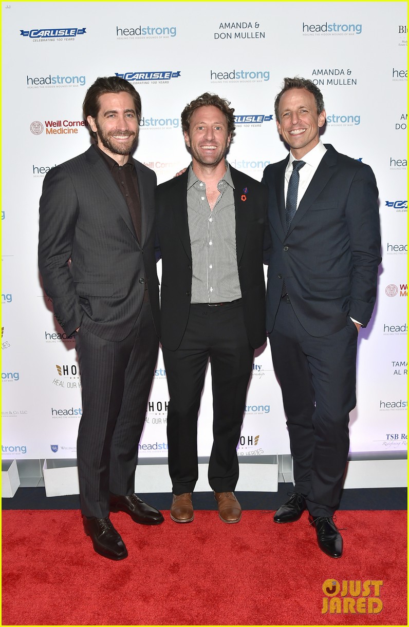 Jake Gyllenhaal Suits Up for Headstrong Gala 2017! Photo 3973652