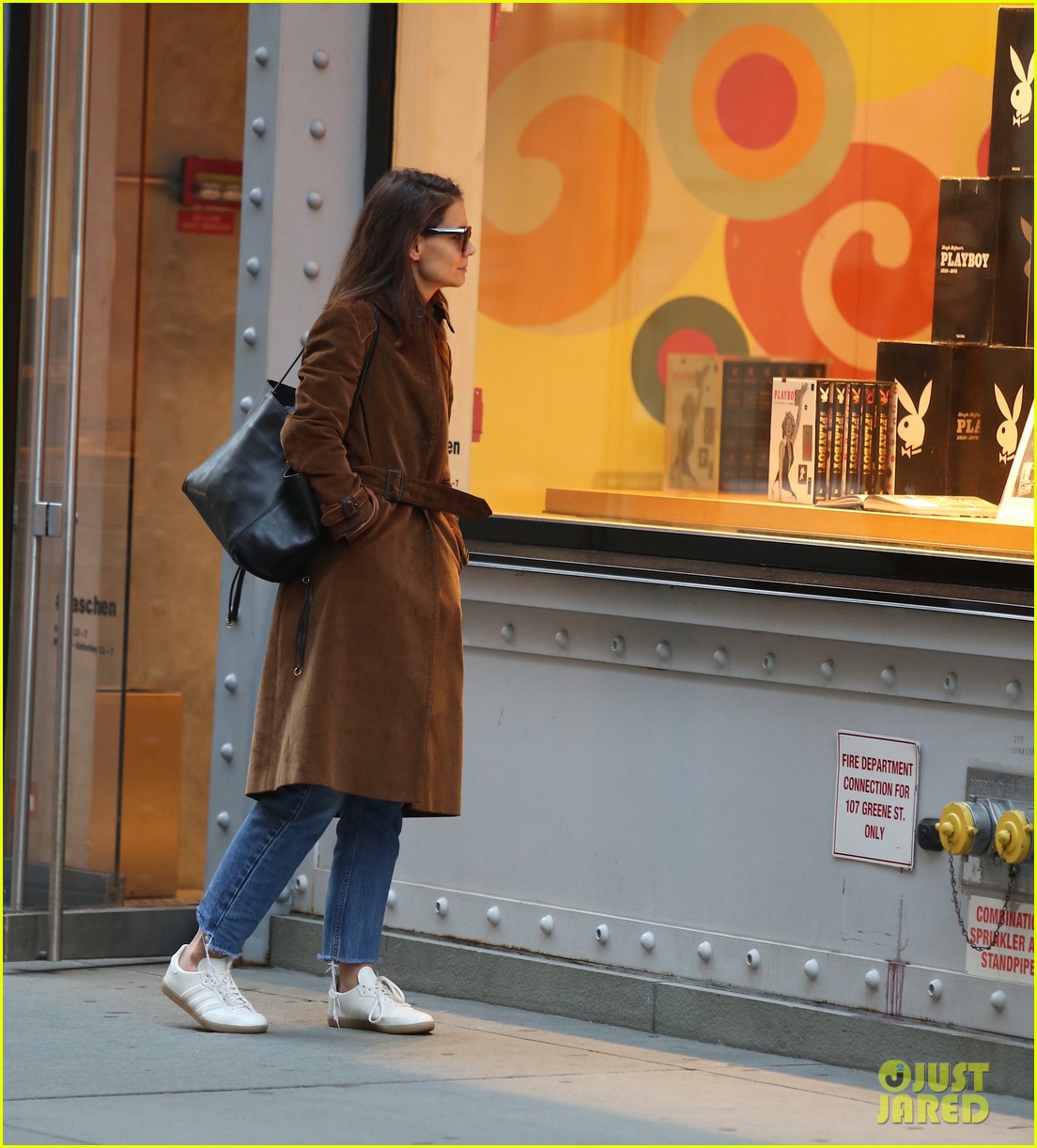 Katie Holmes Rides the Subway Just Like the Rest of Us!: Photo 3972986