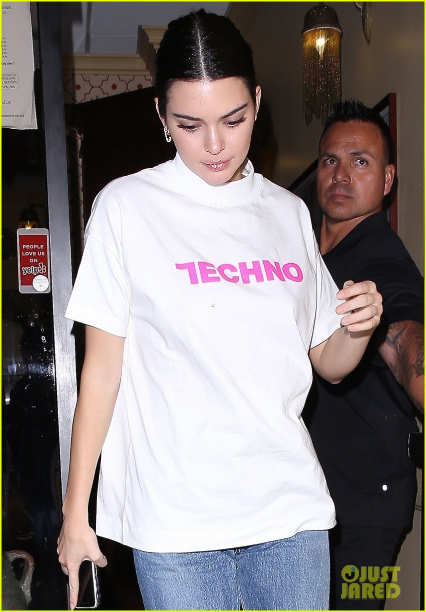 Kendall Jenner Stops By Kim Kardashian’s Birthday Bash!: Photo 3978838
