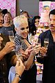 katy perry celebrates birthday early with an american idol puppy party 01