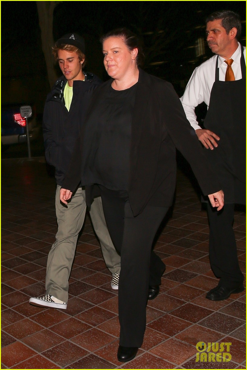 Photo justin bieber selena gomez grab late night dinner after church 19 Photo 3982100 Just