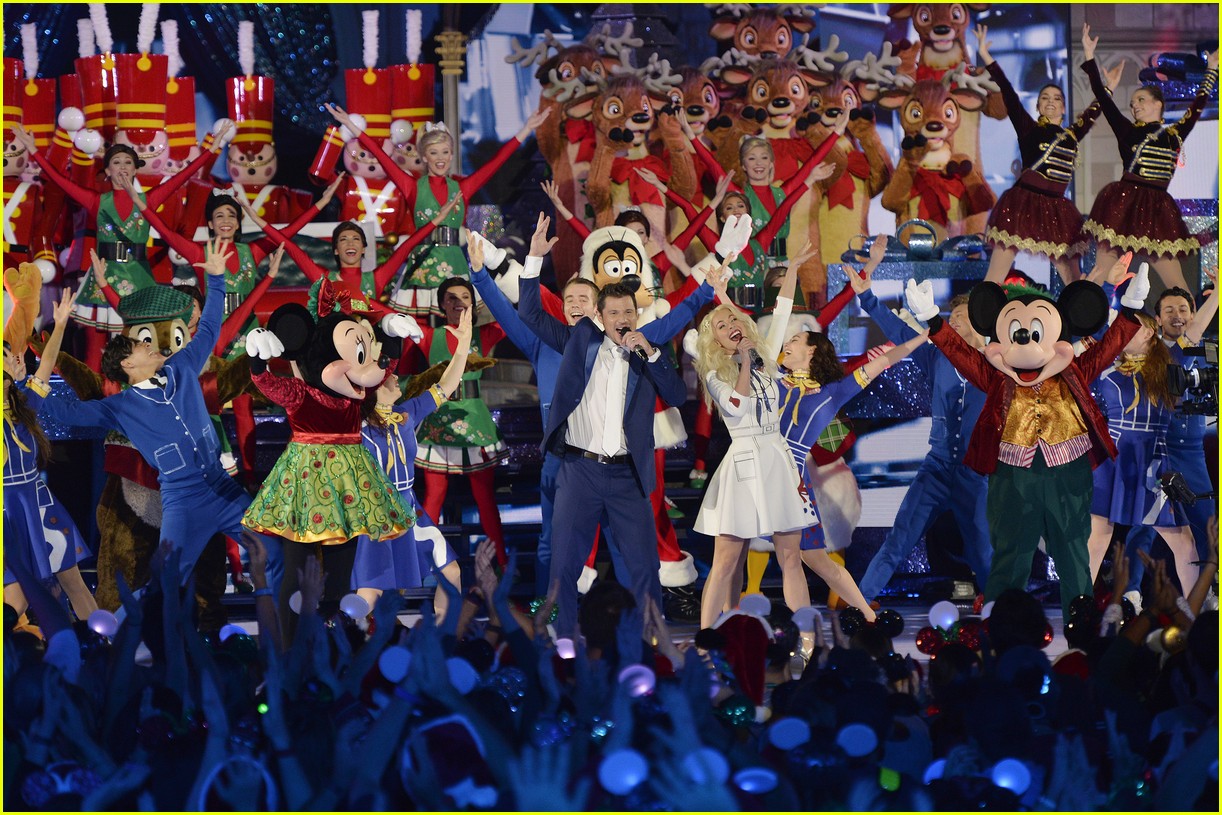 'Disney's Magical Holiday Celebration' 2017 Performers Lineup Full