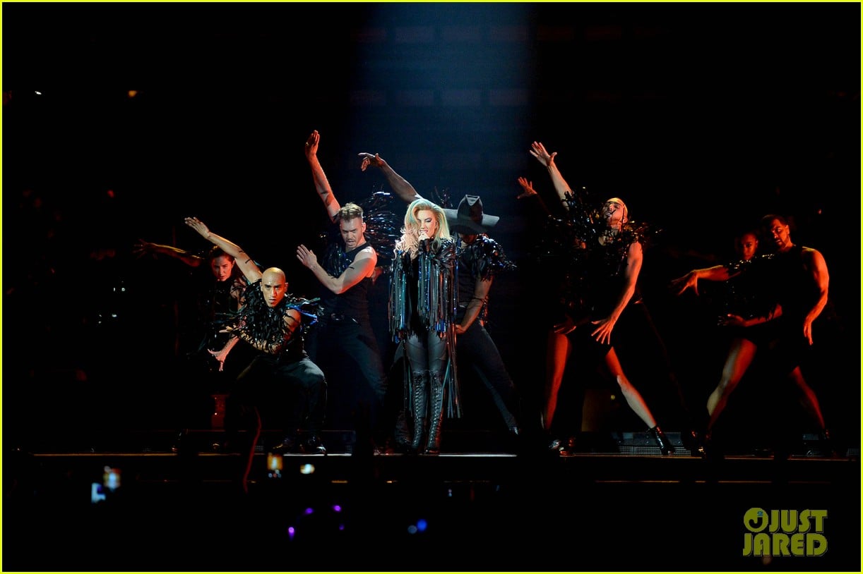 Photo: lady gaga returns tour 08 | Photo 3982625 | Just Jared