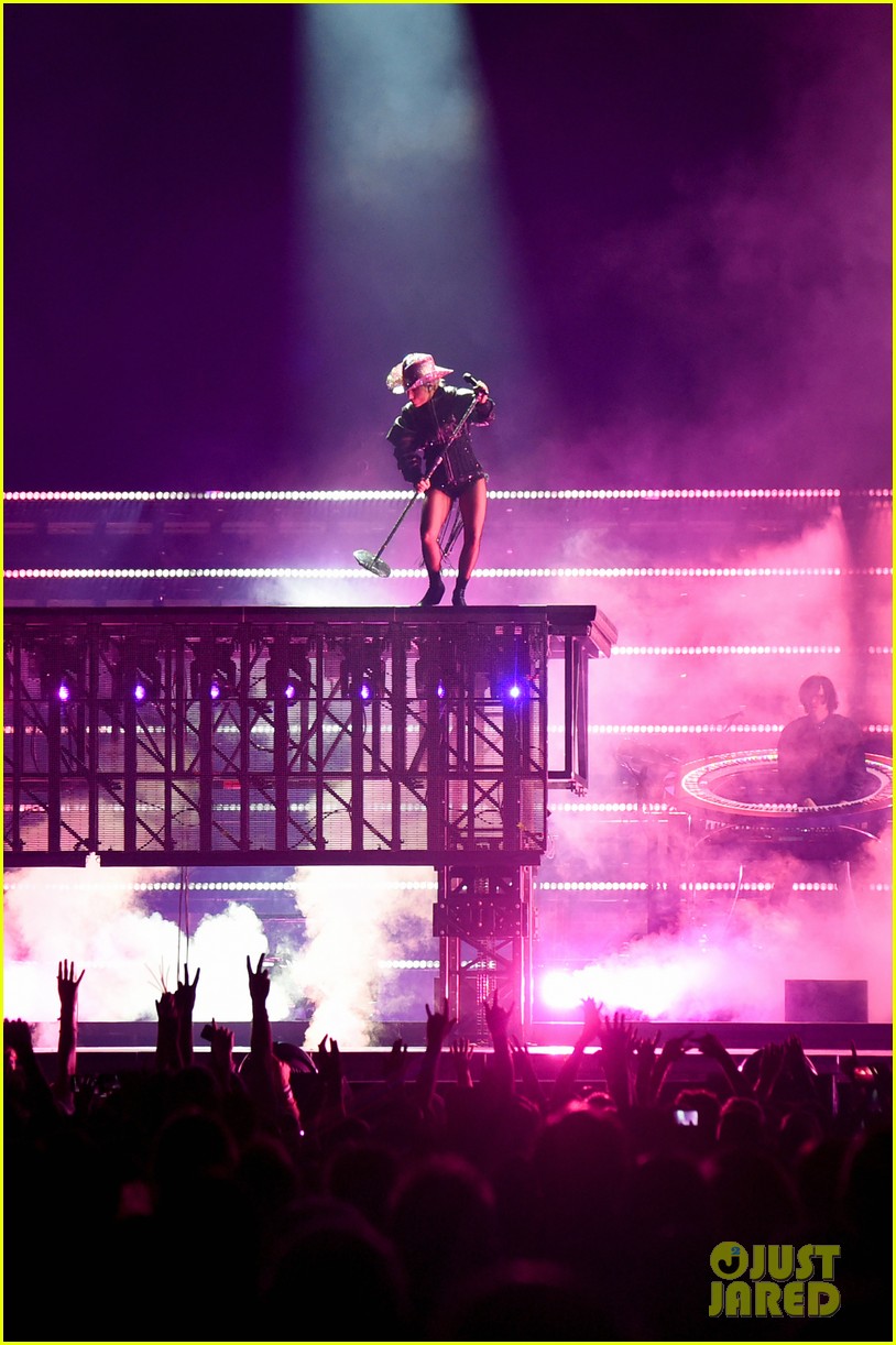 Lady Gaga Resumes World Tour After Hiatus: Photo 3982626 | Lady Gaga