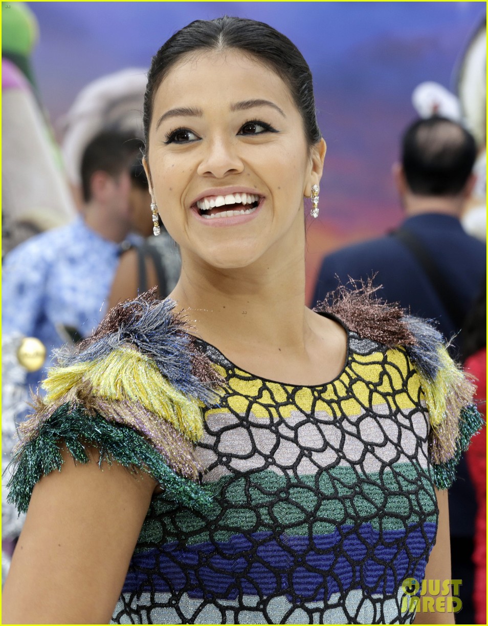 Gina Rodriguez Is Cute & Colorful at the Premiere of 'The Star'! Photo