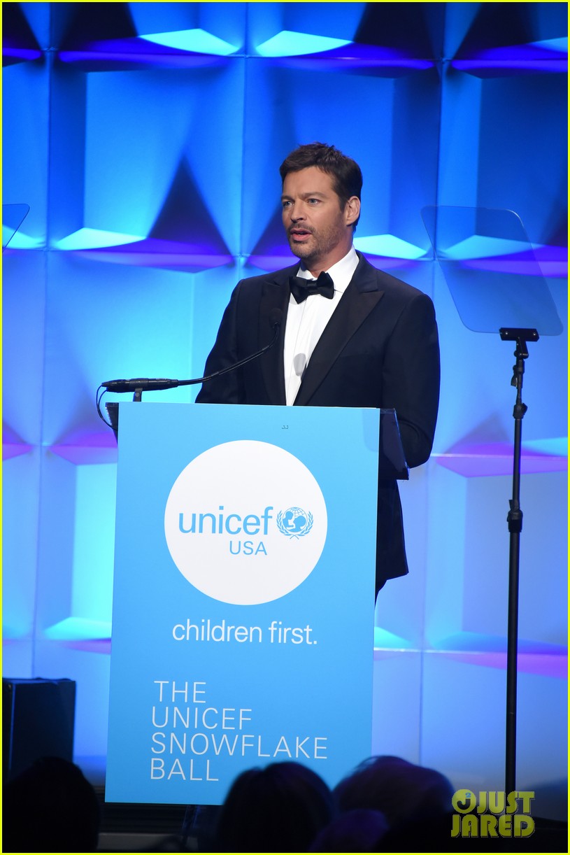 Jake Gyllenhaal Set To Play Art Critic In Netflix Film! Photo