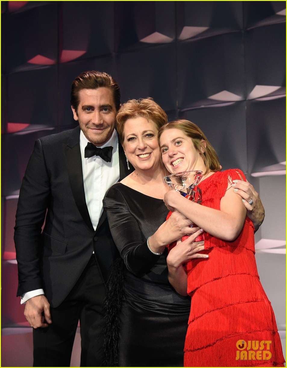 Jake Gyllenhaal Set To Play Art Critic In Netflix Film! Photo