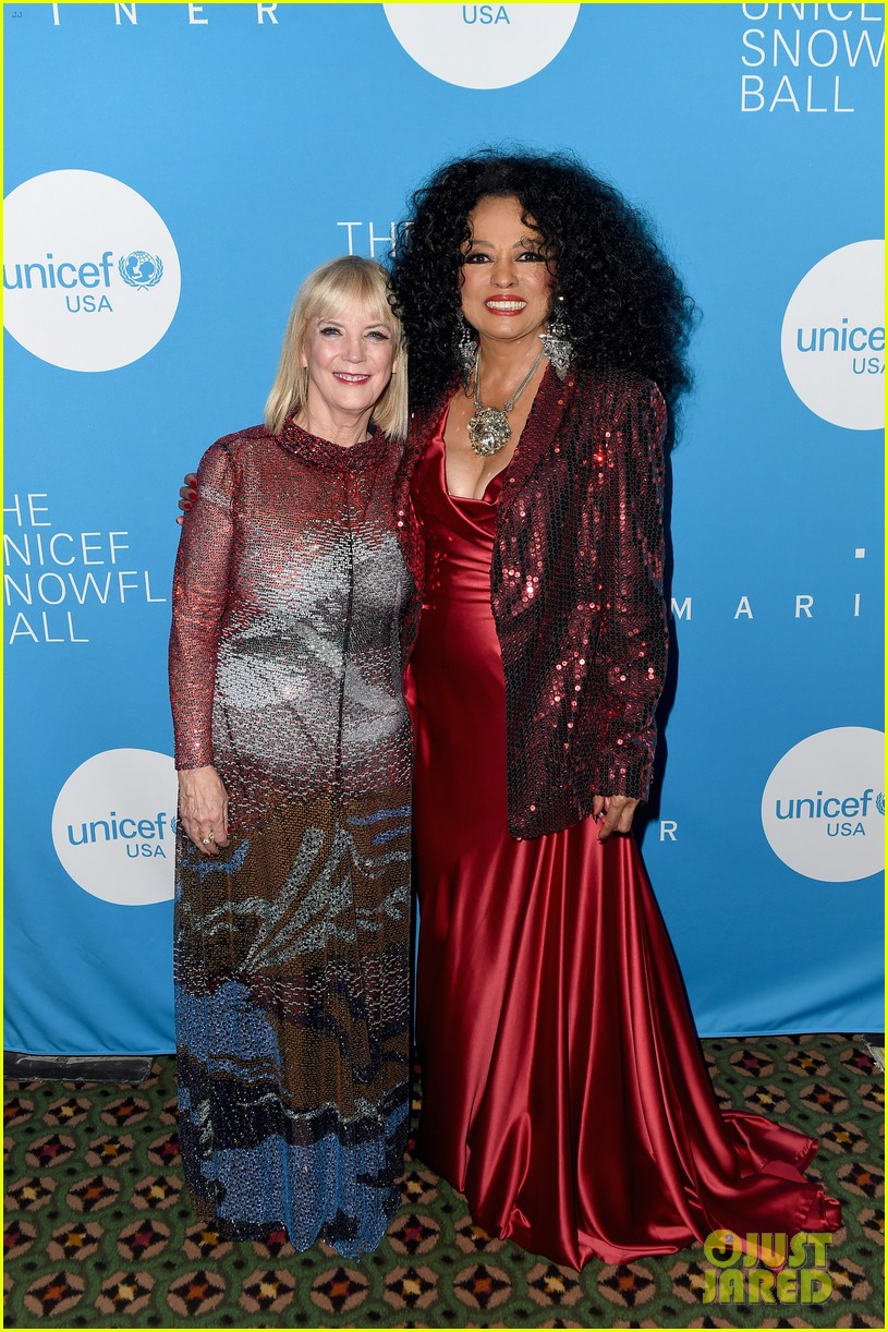 Jake Gyllenhaal Set To Play Art Critic In Netflix Film! Photo