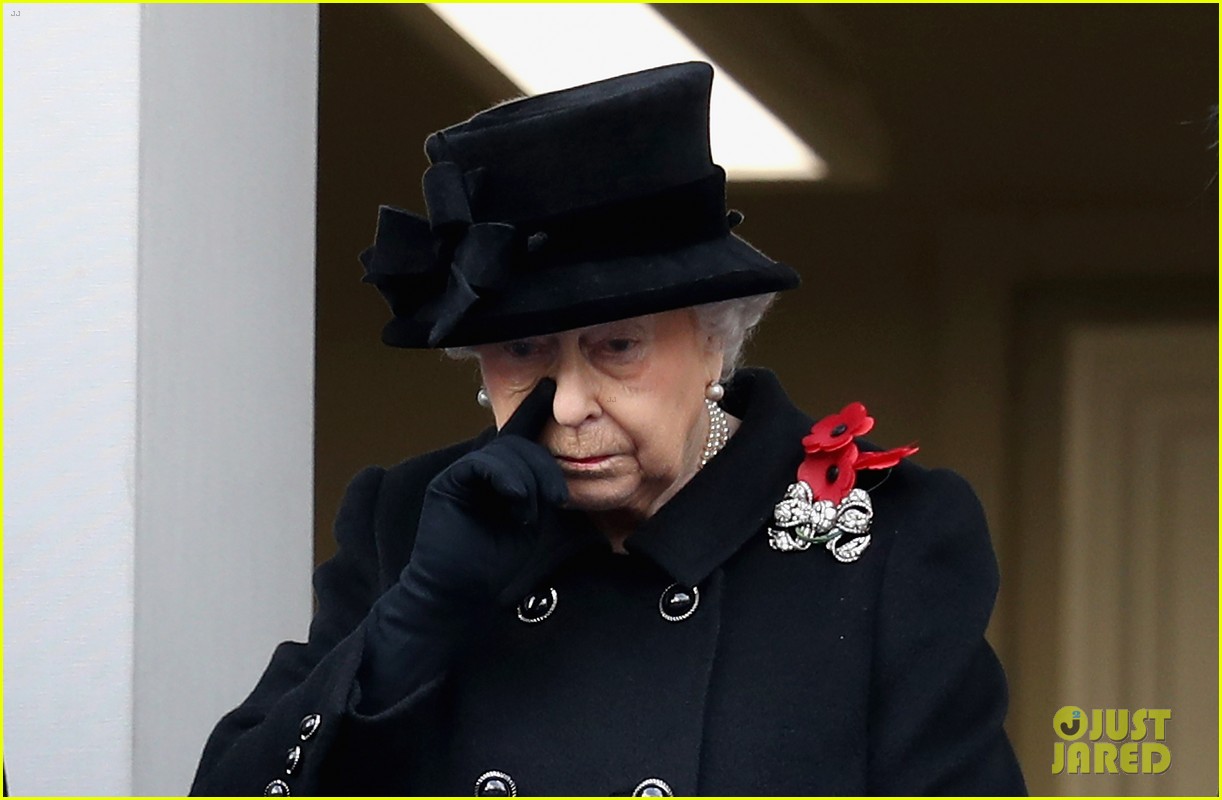 Kate Middleton & Royal Family Attend Remembrance Sunday Memorial Photo