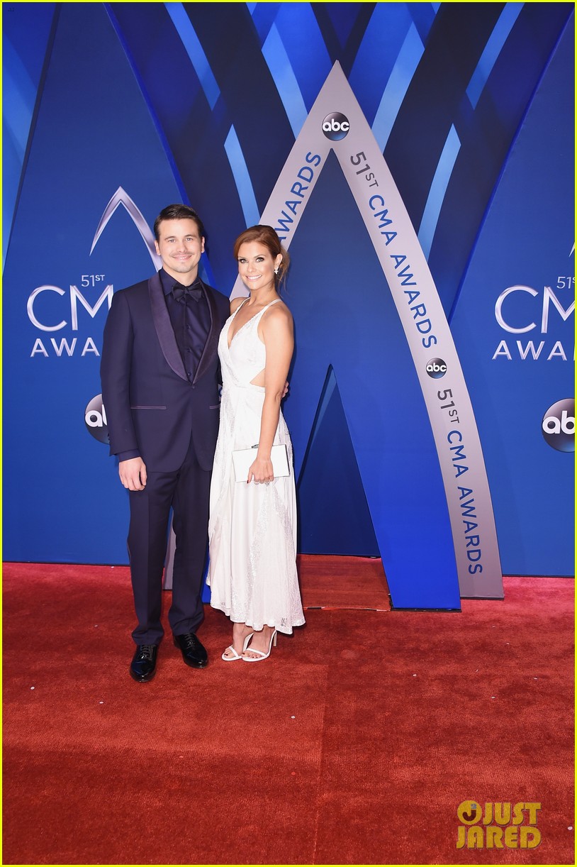 BFFs Lea Michele & JoAnna Garcia Swisher Hit the Red Carpet at CMA