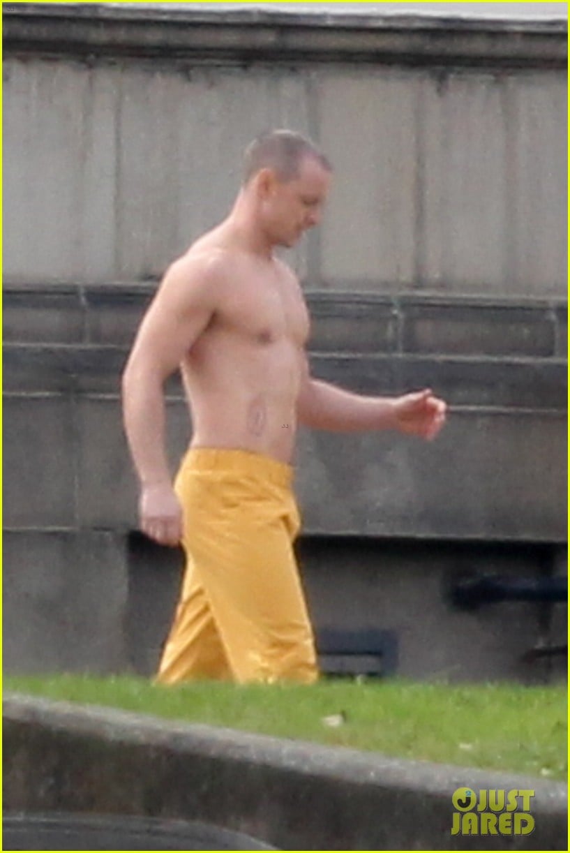 945 Diligence prøve Photo: james mcavoy goes shirtless on set of glass 01 | Photo 3984476 |  Just Jared: Entertainment News