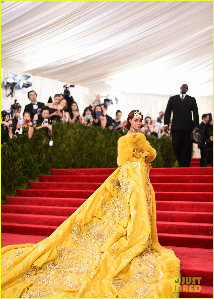 Met Gala 2018 Hosts & Theme Revealed! Photo 3984274 Donatella