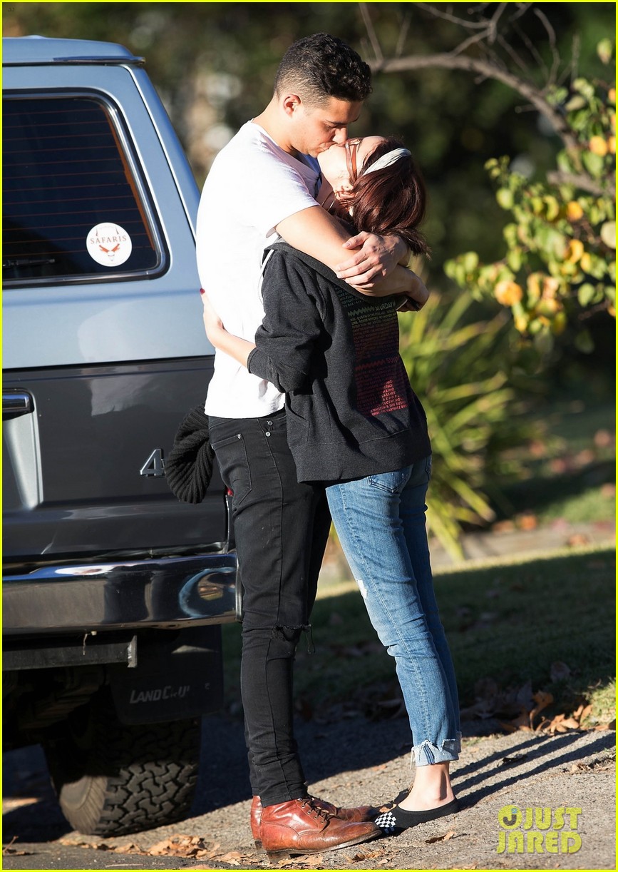 Sarah Hyland & Wells Adams Couple Up Courtside at Lakers Date Night