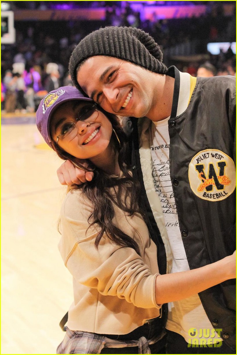 Sarah Hyland & Wells Adams Couple Up Courtside at Lakers Date Night