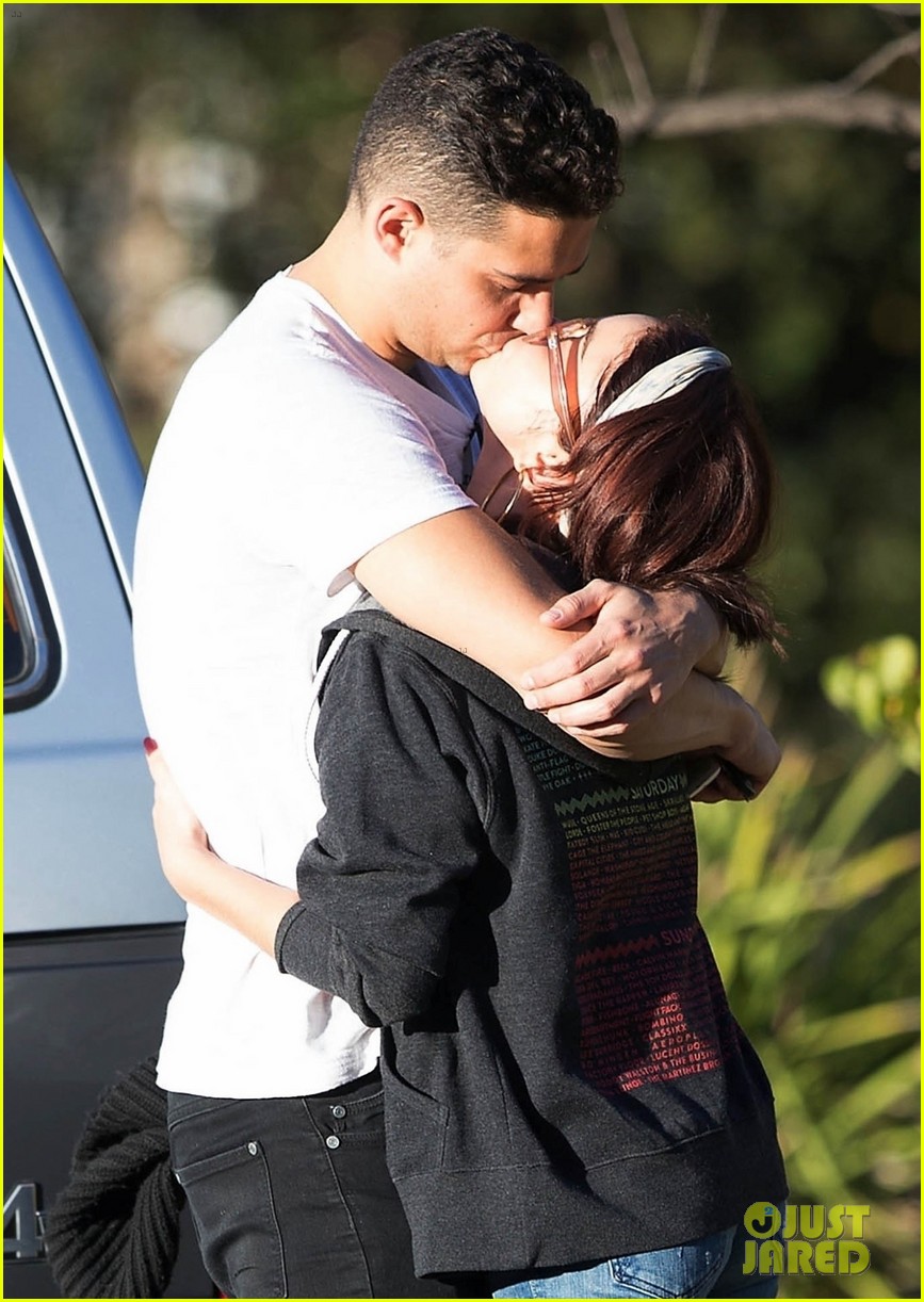 Sarah Hyland & Wells Adams Couple Up Courtside at Lakers Date Night