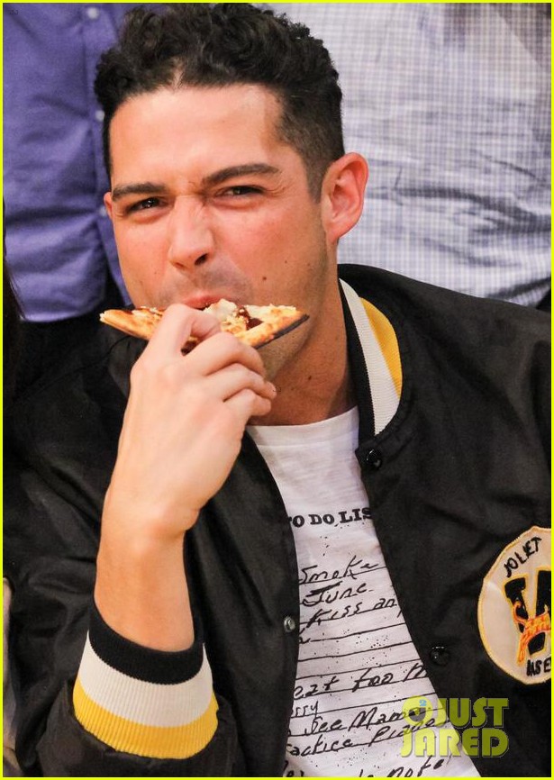 Sarah Hyland & Wells Adams Couple Up Courtside at Lakers Date Night