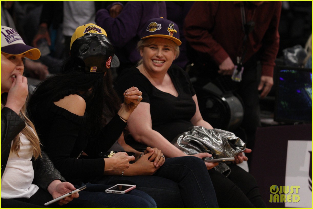 Photo rebel wilson sits courtside at the la lakers game 07 Photo