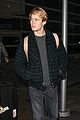 joe alwyn lands in los angeles in time for new years day 04