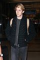 joe alwyn lands in los angeles in time for new years day 21