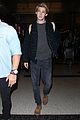 joe alwyn lands in los angeles in time for new years day 37