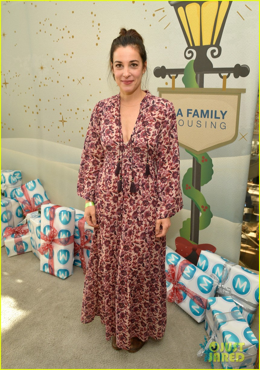 James Van Der Beek, Haylie Duff & More Get Into The Holiday Spirit at