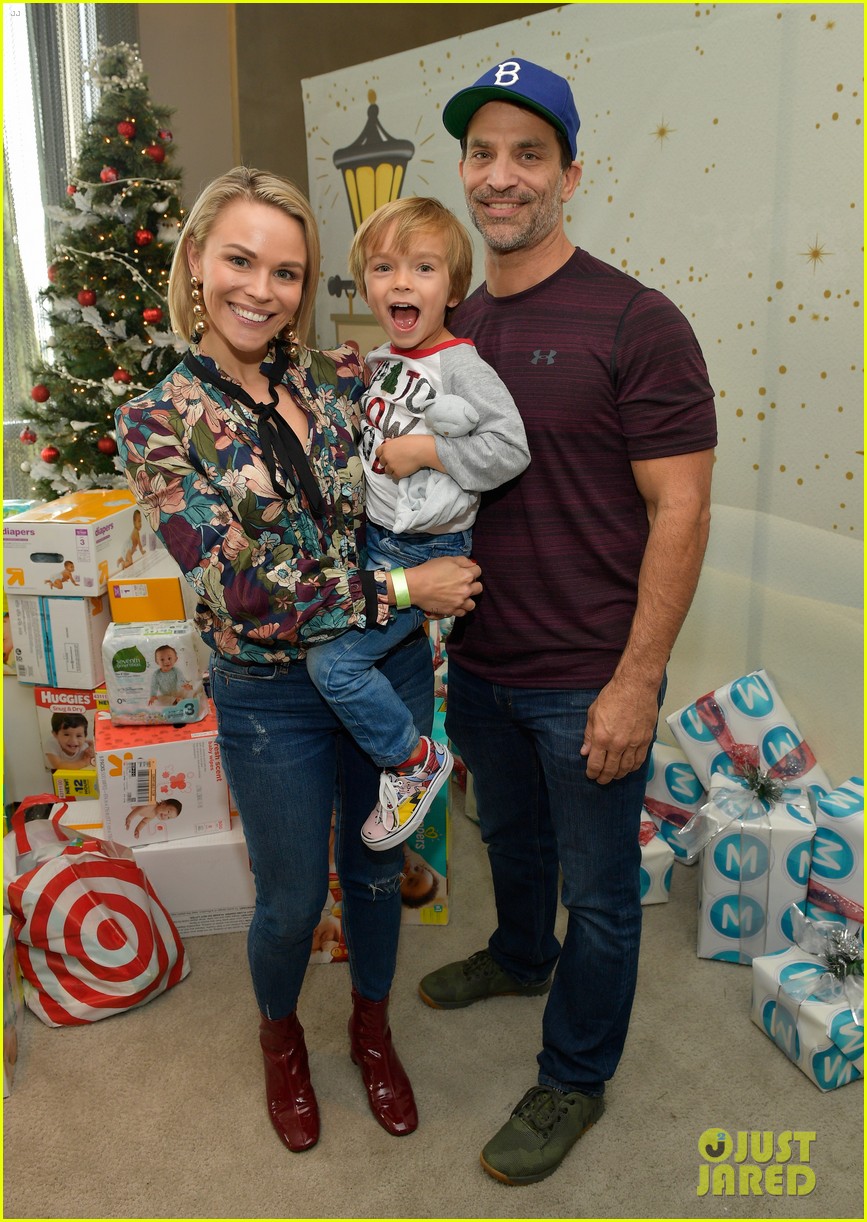 James Van Der Beek, Haylie Duff & More Get Into The Holiday Spirit at
