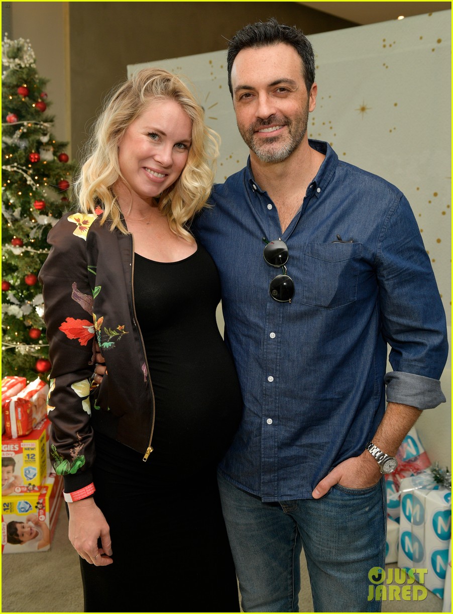 James Van Der Beek, Haylie Duff & More Get Into The Holiday Spirit at