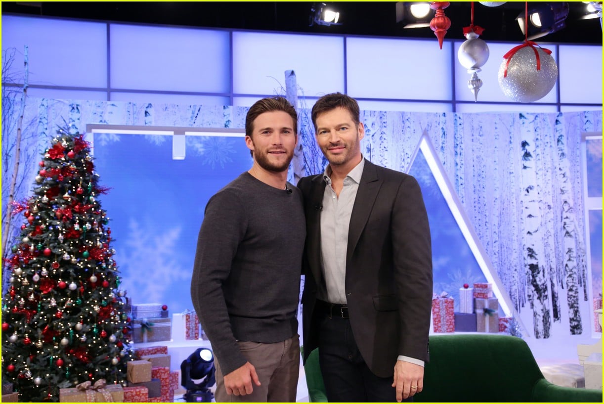 Scott Eastwood Talks Being a Hollywood Heartthrob & His Famous Dad ...
